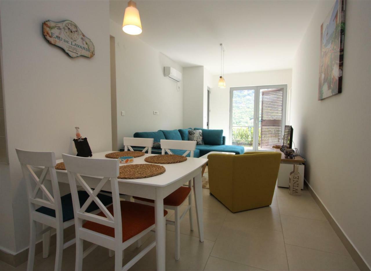 One Bedroom Apartment Lavander Morinj Kotor Buitenkant foto